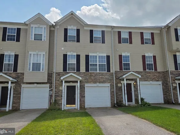 3711 Armory Ln #3711, York, PA 17408