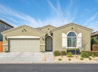966 Lindsay Ln, Clovis, CA