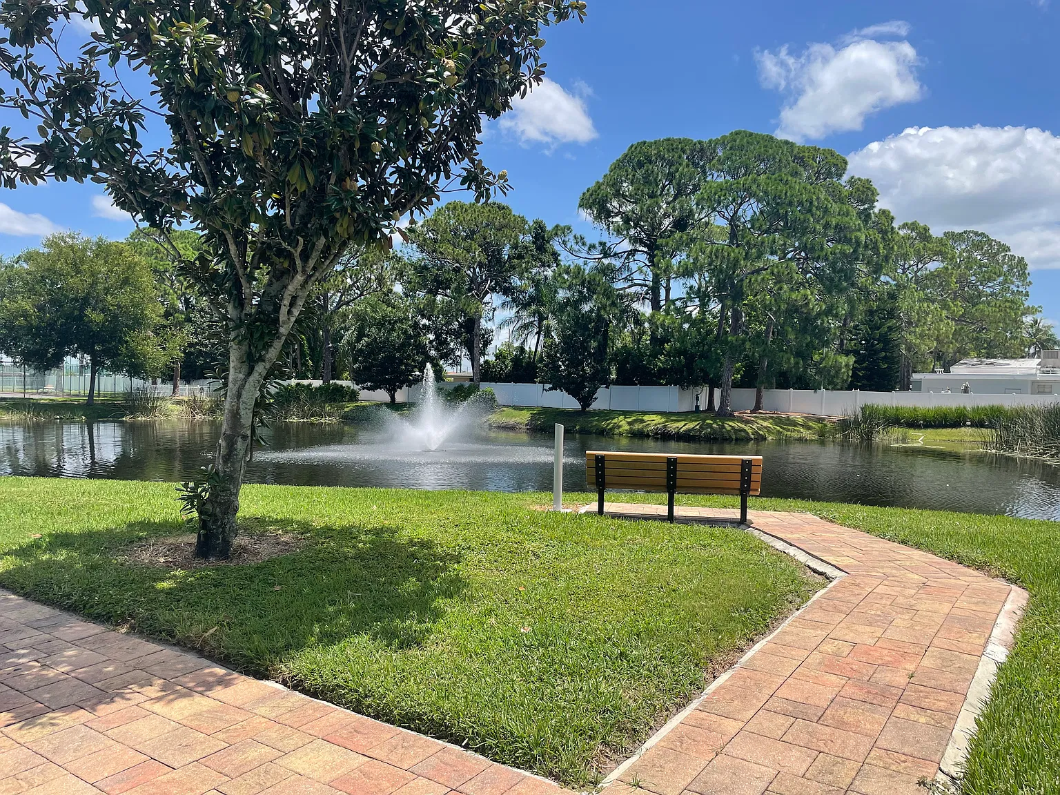 2 bed, 1010 sqft, $1,650 — Photo 2