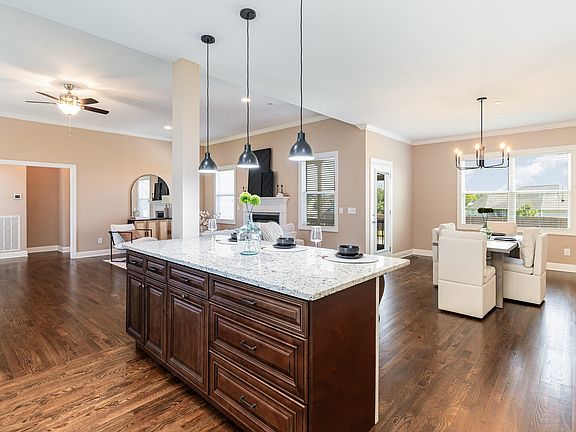 3rd image of 1031 Leaf Ln