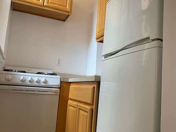 4th image of 70 W 71st St #30H