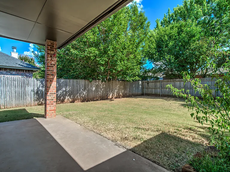 1908 Joseph Dr — Photo 4