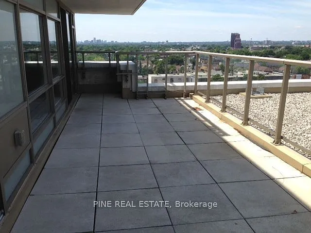 812 Lansdowne Ave #1212 — Photo 15