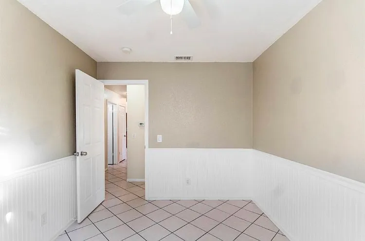 1304 Tyler Ct — Photo 43