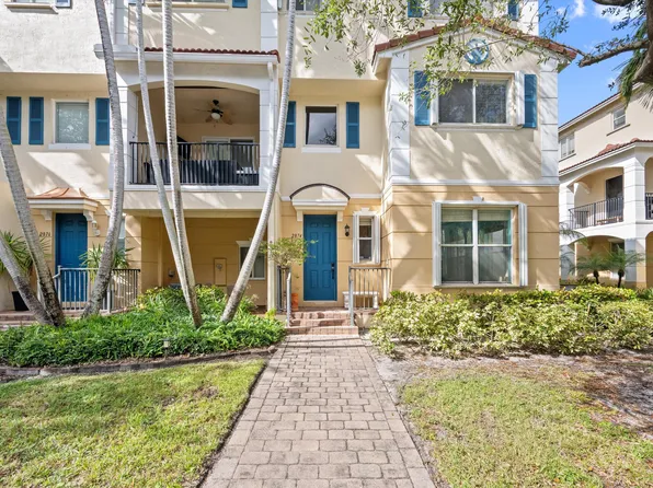 2874 S Oasis Drive, Boynton Beach, FL 33426