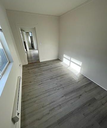 2nd image of 2318 Wetmore Ave APT 4