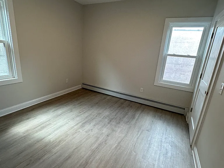 186 Bridgham St #2 — Photo 7