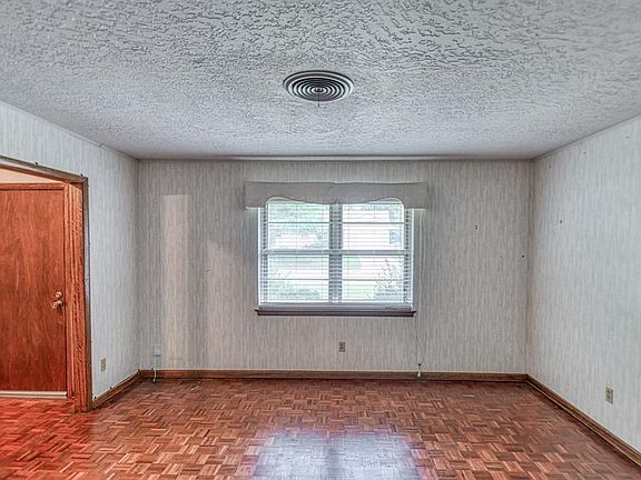 5th image of 1701 Denison Dr