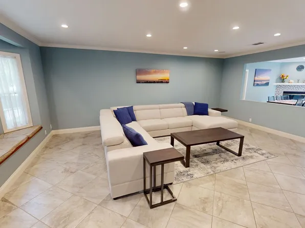 925 10th St Unit C, Coronado, CA 92118