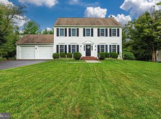 4 Heritage Farm Dr, Mount Airy, MD 21771
