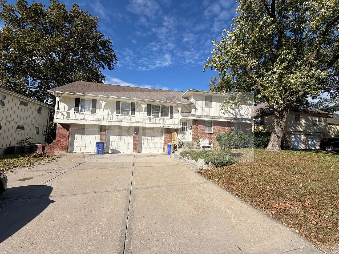 8416 Travis Lane Overland Park KS - Rent 1300 - 2 bed / 1 bath apartment - with open garage space... — Photo 2