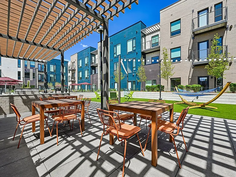Ralston Commons — Photo 28