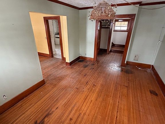 2nd image of 144 Devon Rd