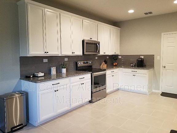 3rd image of 12086 Canyon Rock Ln