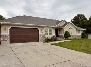 1528 E Buttercup Dr, Sandy, UT 84092