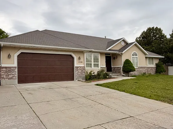 1528 E Buttercup Dr, Sandy, UT 84092