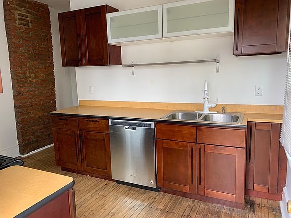 5th image of 1385 W 64th St