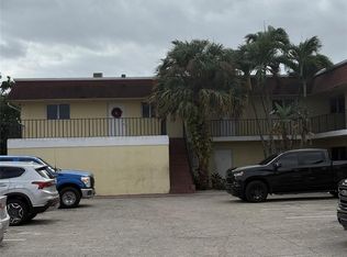 1020 Crystal Lake Dr APT 104, Pompano Beach, FL 33064