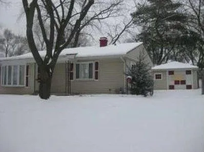11 Hickory Dr photo 1