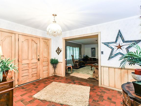 5th image of 202 Willowwood Ln