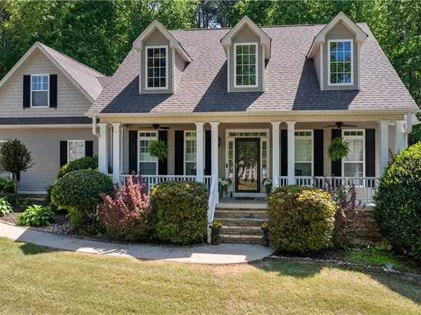 145 Ryans Ct, Sharpsburg, GA 30277