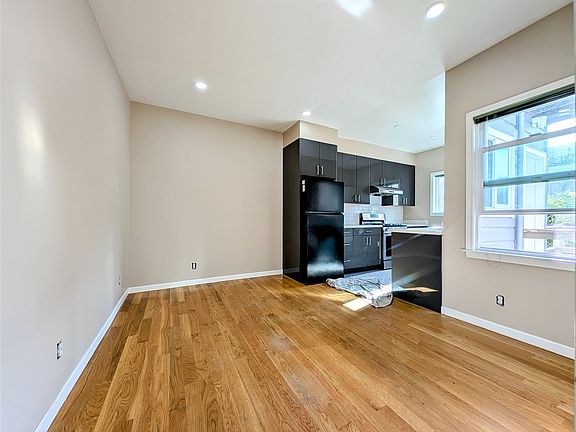 3rd image of 475 4th Ave