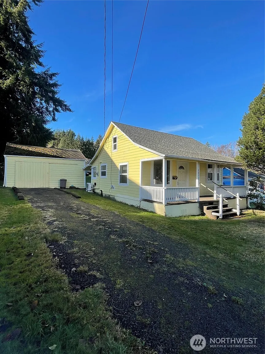 1052 Ballentine Street photo 1