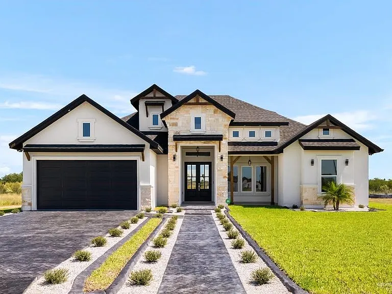 8100 Coyote Dr — Photo 1