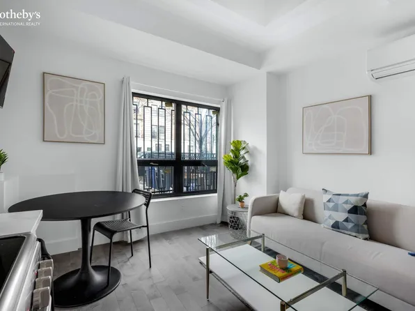 2113 Fifth Avenue image 2 of 9