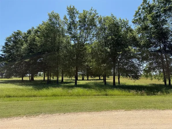 1 Private Road 44005, Blossom, TX 75416