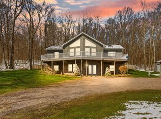 1073 Causeway Dr, Friedens, PA 15541