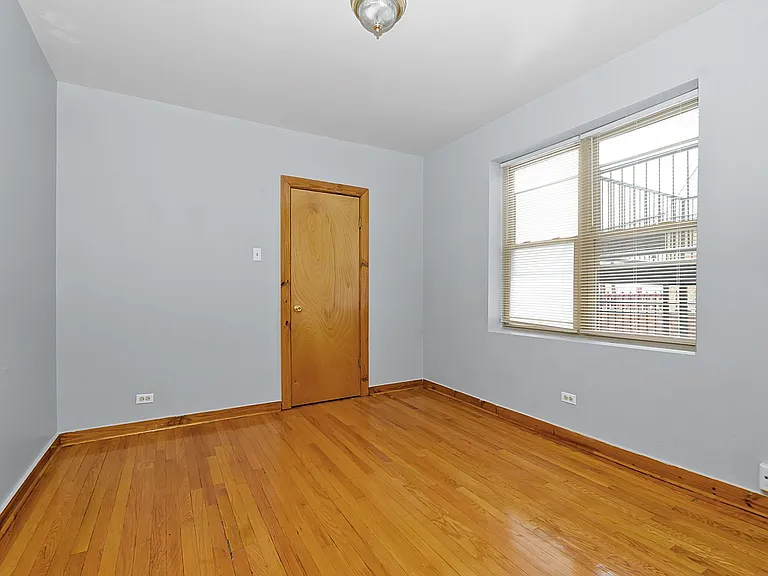 4736-4742 W 65th Mobility Zone — Photo 7