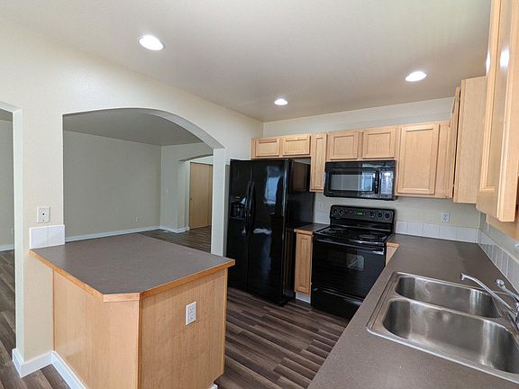 5th image of 7208 177th St E