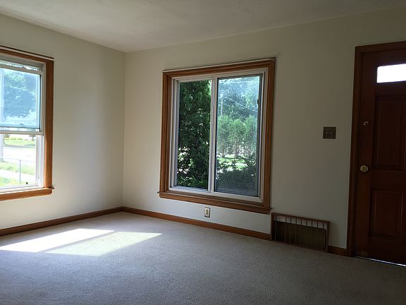 2nd image of 8901 W Concordia Ave