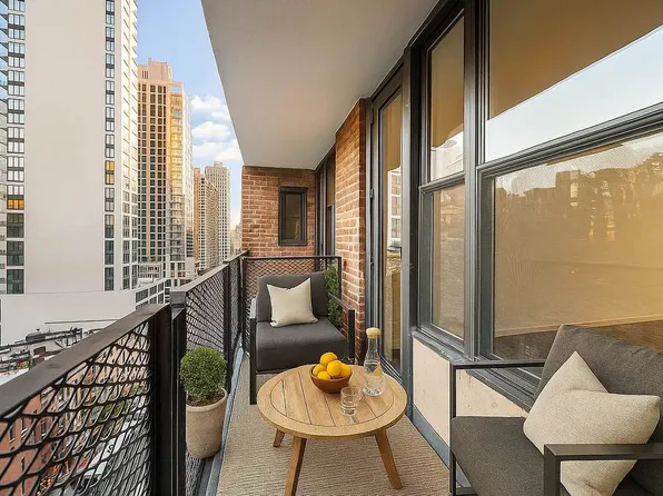 165 East 35th Street image 1 of 8