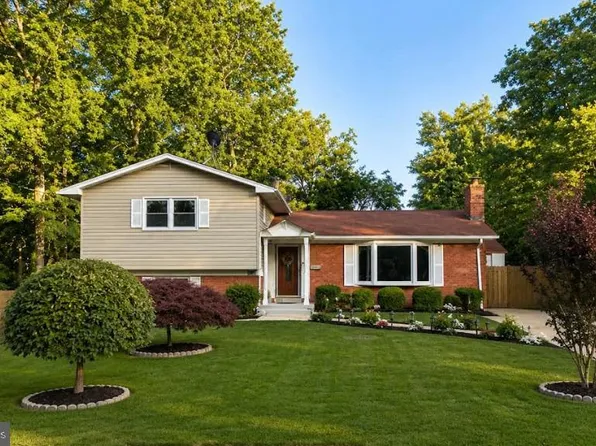 7305 Brookcrest Pl, Annandale, VA 22003