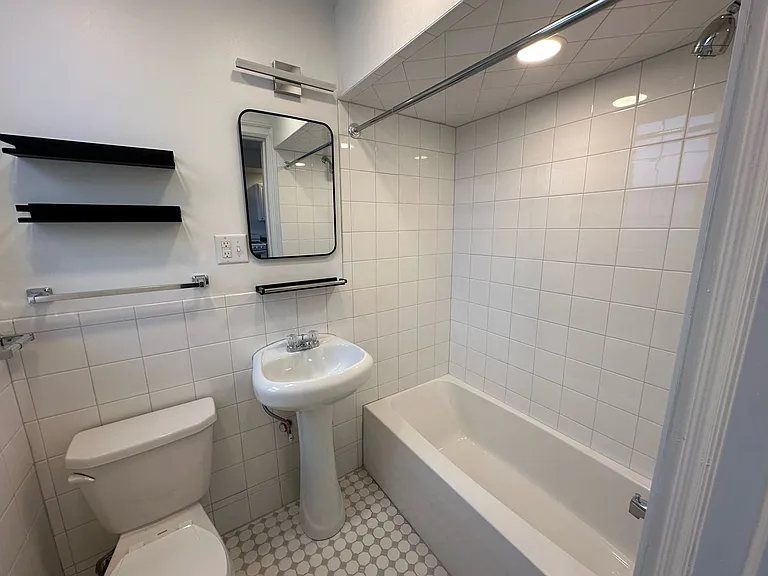 New King Edward Apartments — Photo 113