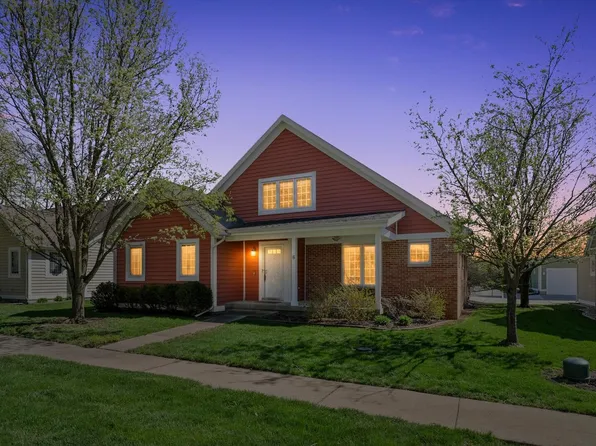 6 Hedgerow Ct #6, Monticello, IL 61856