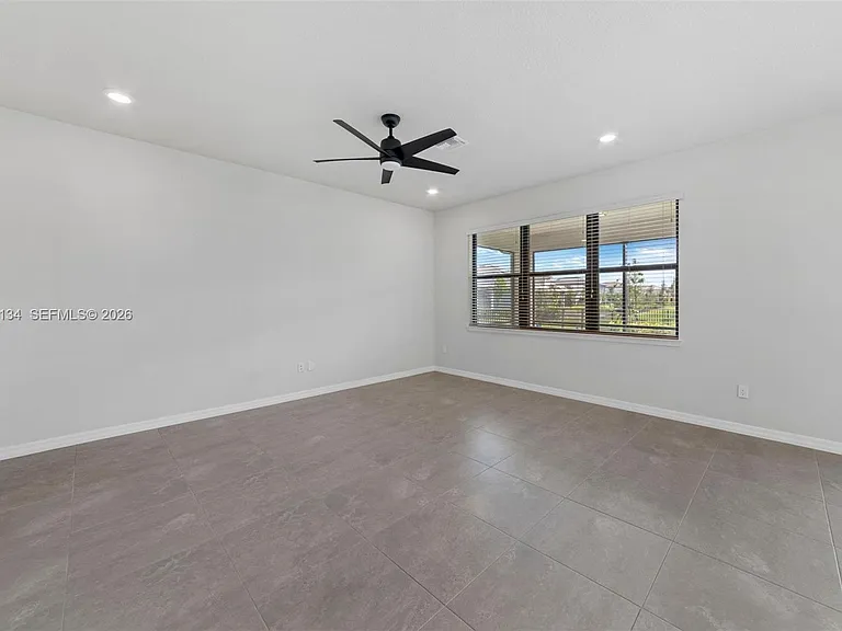 4470 Waterside Dr — Photo 14
