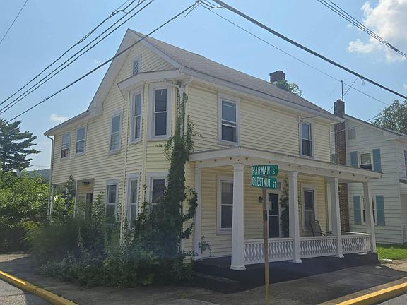 3rd image of 28 Chestnut St