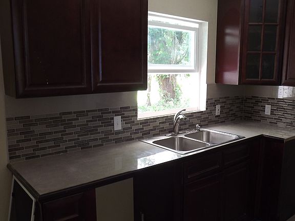 4th image of 2514 W Diana St