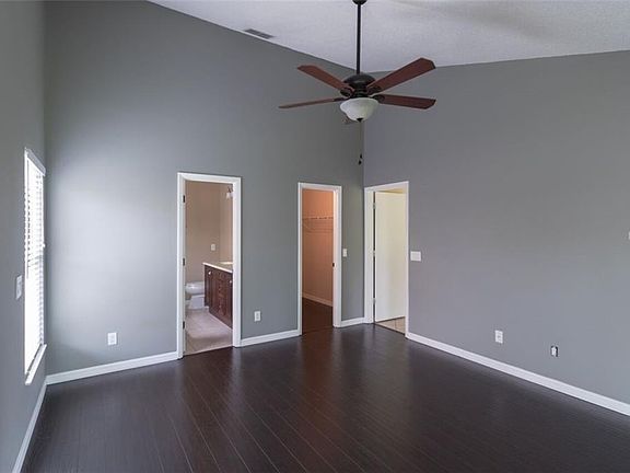 5th image of 3252 Hillmont Cir