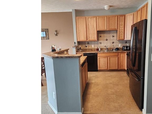 3rd image of 111 River Rock Way