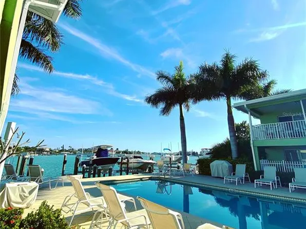 225 104TH AVENUE #207, TREASURE ISLAND, FL 33706
