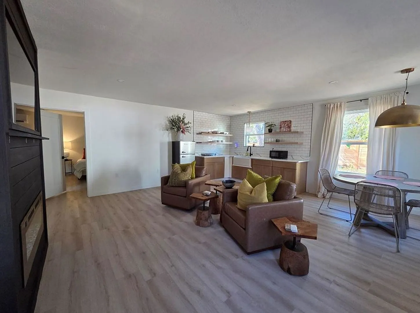 For Lease — Photo 3
