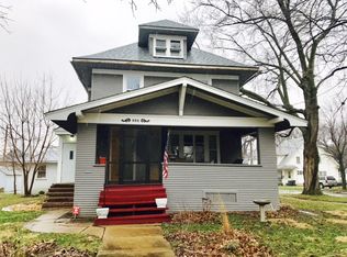 904 W 1st St, Waterloo, IA 50701