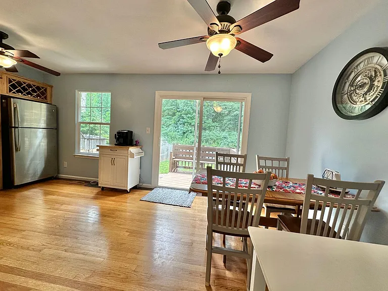 103 Staunton Ct — Photo 9