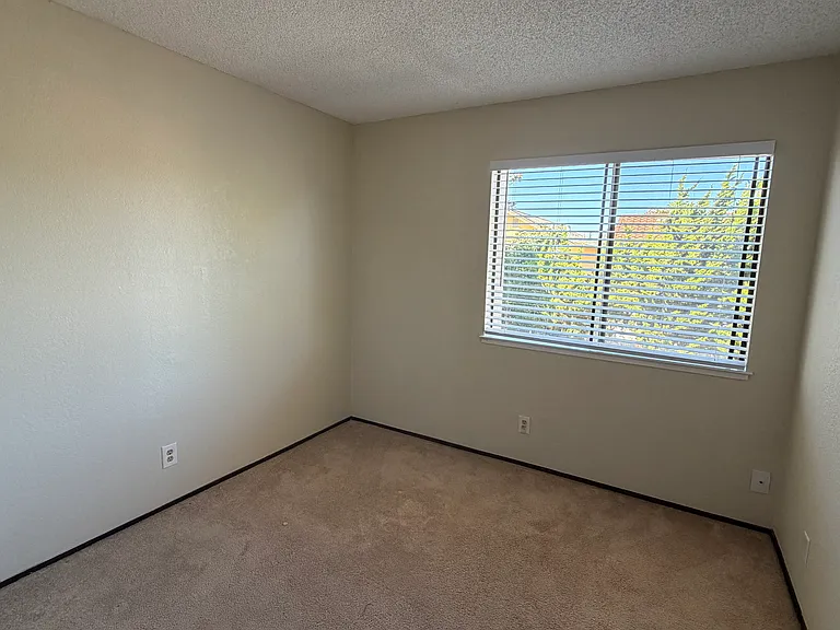 32727 Gustine St — Photo 17