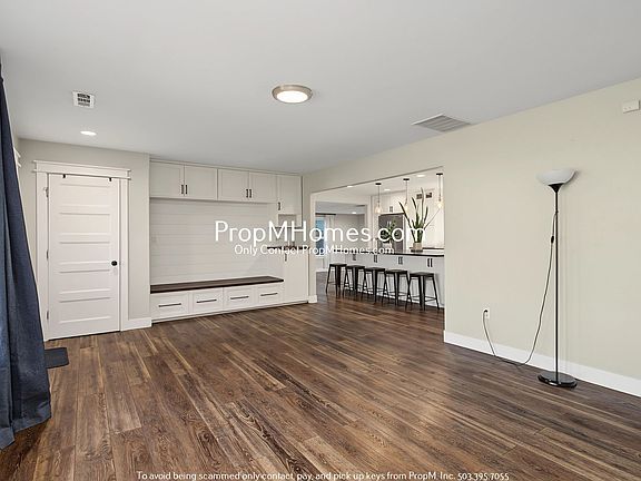 4th image of 503 NE Birchwood Ter