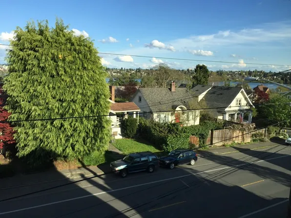 7013 Linden Ave N, Seattle, WA 98103